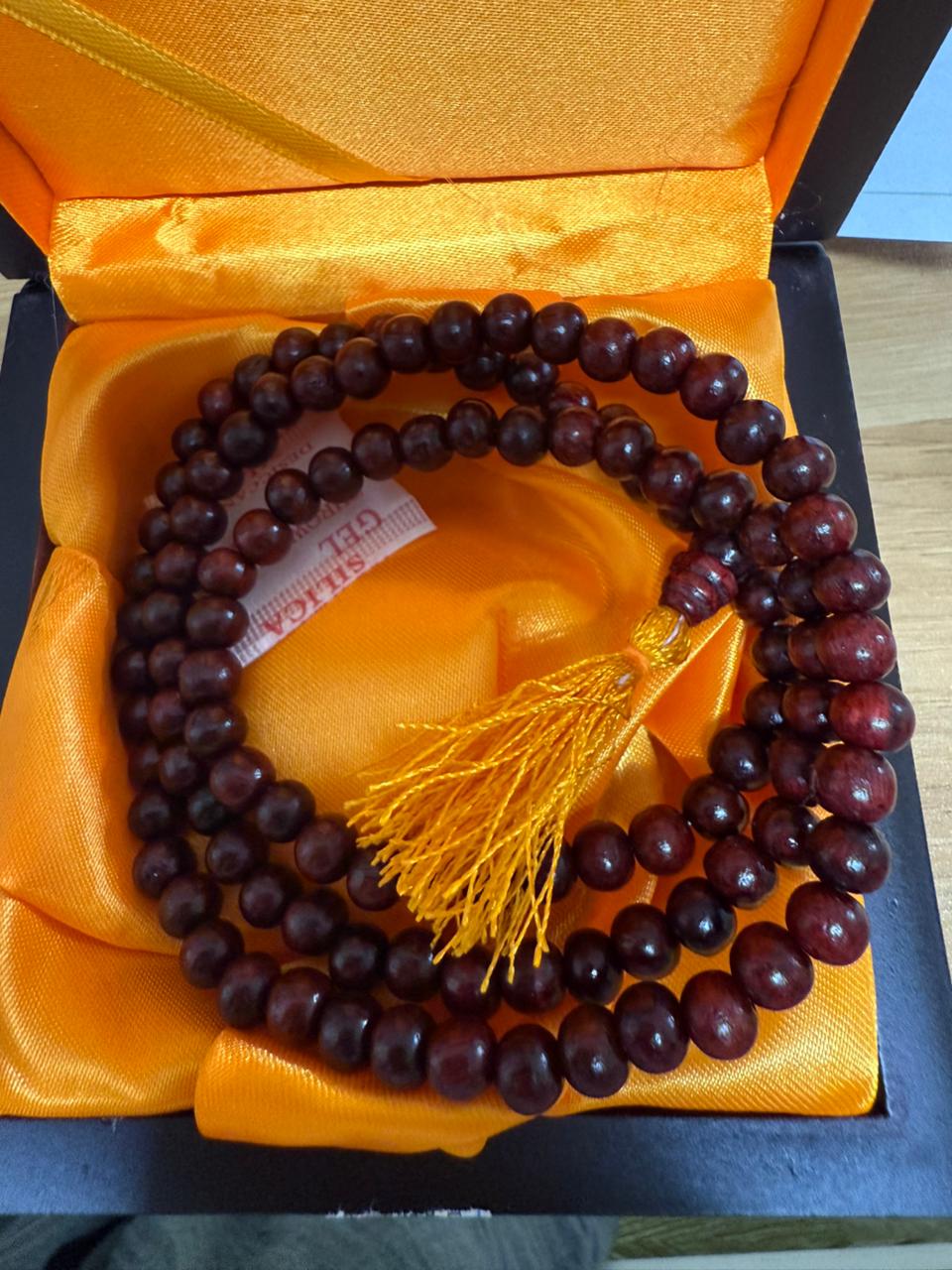 Chuỗi 108 hạt gỗ đàn hương 3 WhatsApp Image 2026 04 22 at 09.52.07 2